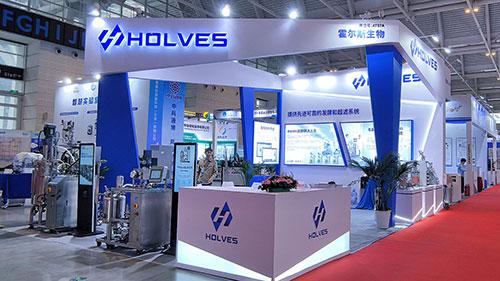 HOLVES booth HOLVES booth
